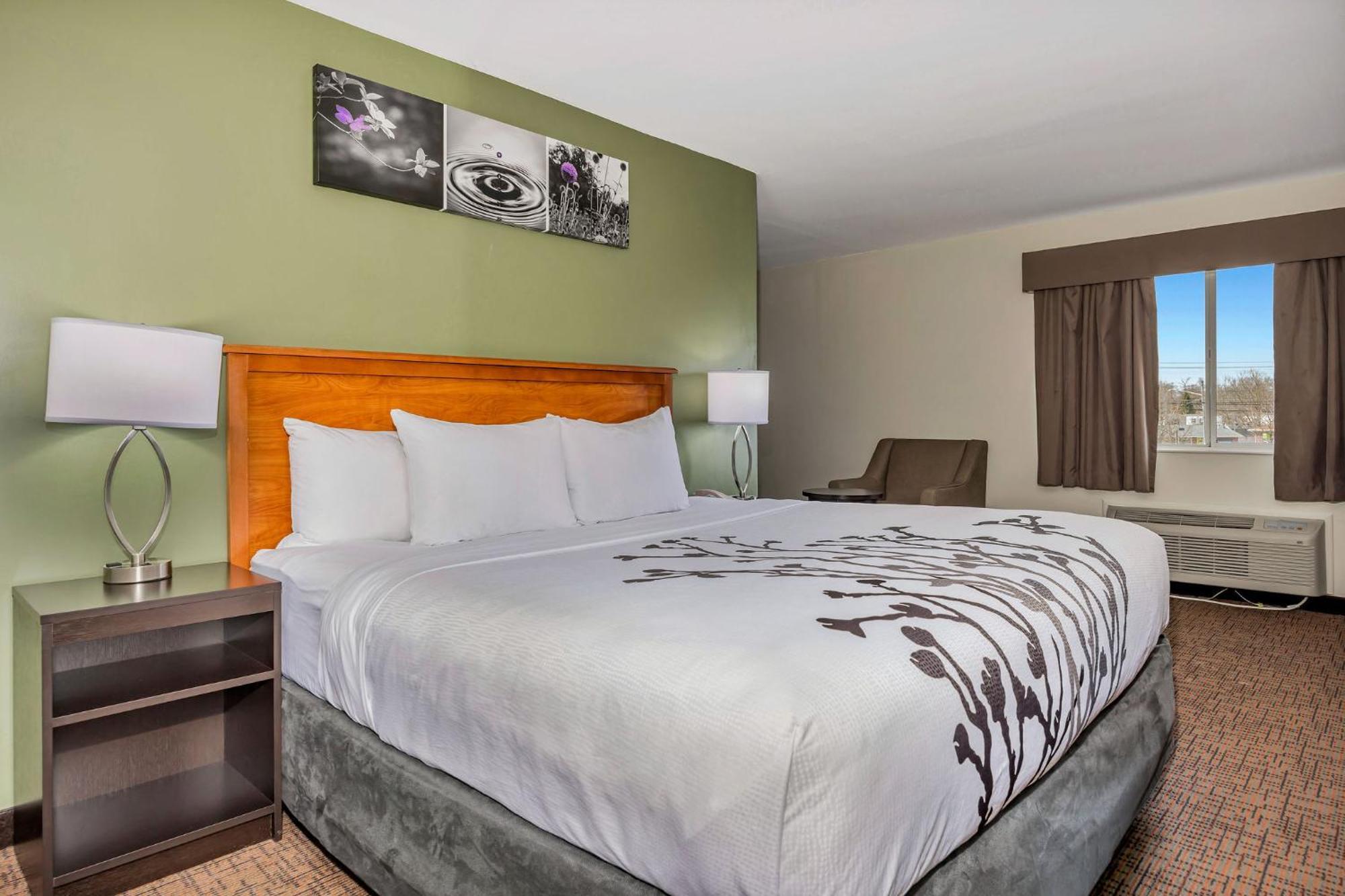 Hotel College