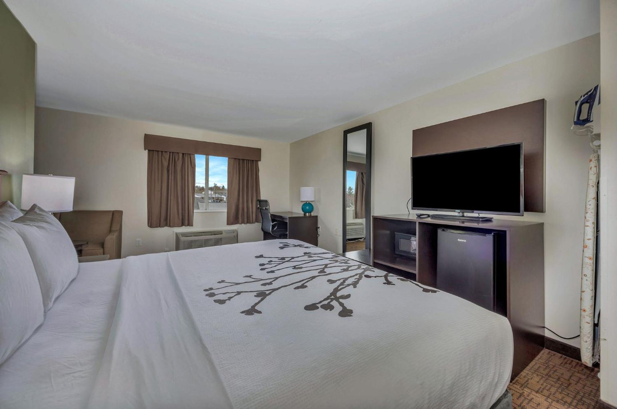 College Hotel 2*