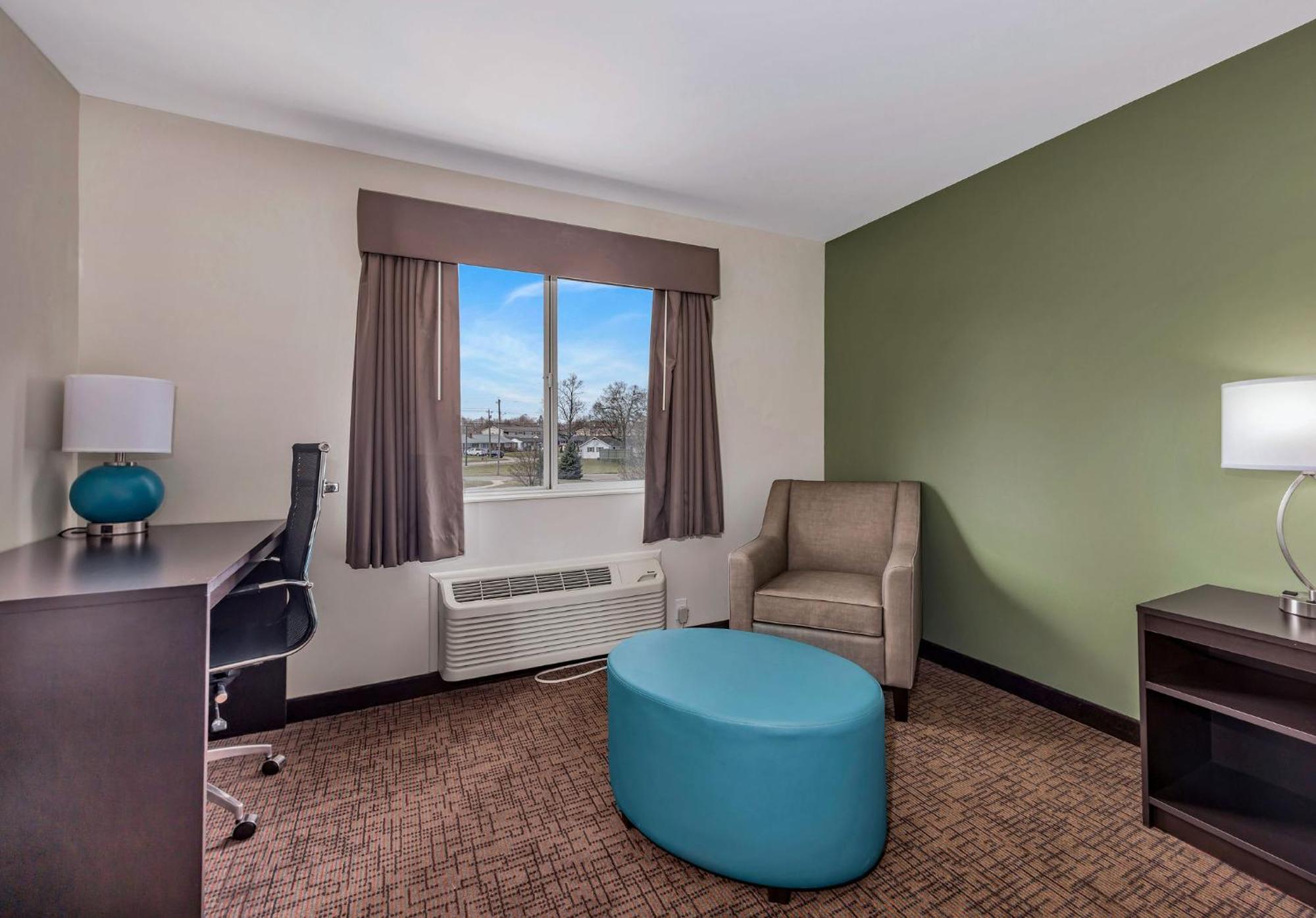 College Hotel 2*