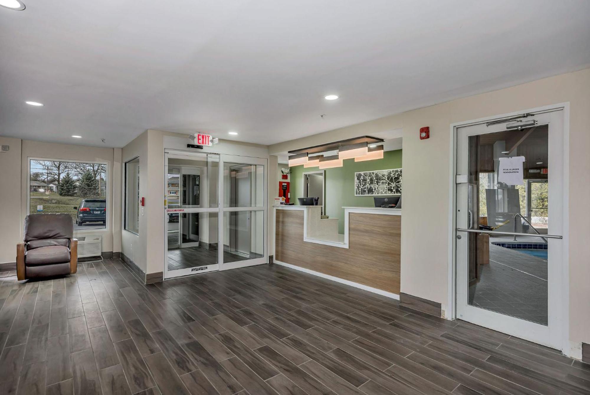Hotel College