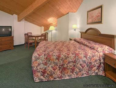 College Hotel 2*